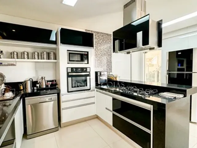 Sobrado com 412m² 4 quartos e 5 banheiros, à venda, no bairro Condomínio Jardins Lisboa em Goiânia