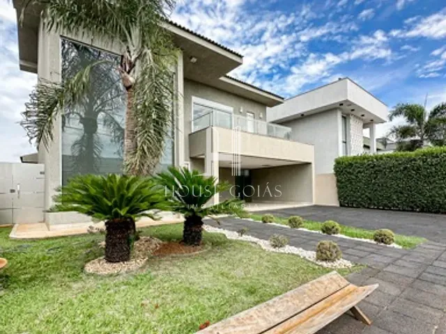 Sobrado com 412m² 4 quartos e 5 banheiros, à venda, no bairro Condomínio Jardins Lisboa em Goiânia