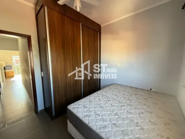 Sobrado com 90m² 2 quartos e 2 banheiros, para alugar, no bairro Centro em Andradas