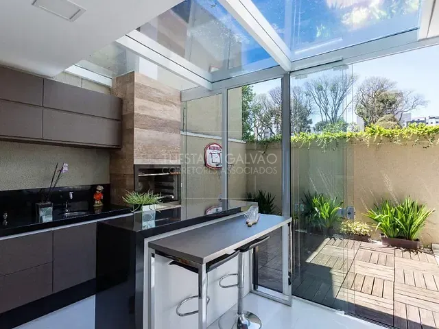 Sobrado com 187m² 3 quartos e 4 banheiros, à venda, no bairro Vila Izabel em Curitiba