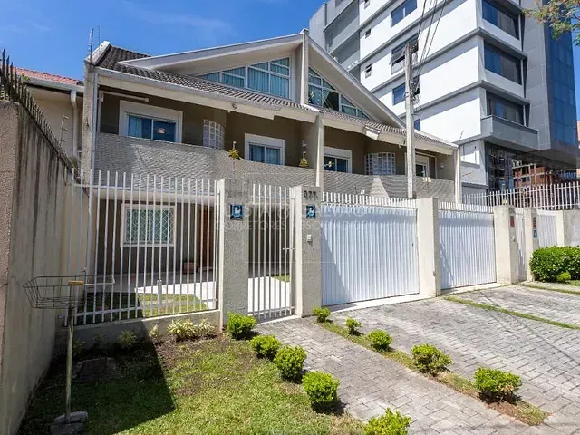 Sobrado com 187m² 3 quartos e 4 banheiros, à venda, no bairro Vila Izabel em Curitiba