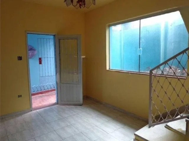 Sobrado 3 quartos e 2 banheiros, à venda, no bairro Campestre em Santo André