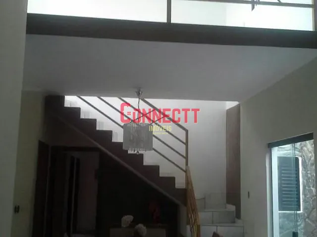 Sobrado com 200m² 3 quartos e 3 banheiros, à venda, no bairro Jardim Alexandre Balbo em Ribeirão Preto