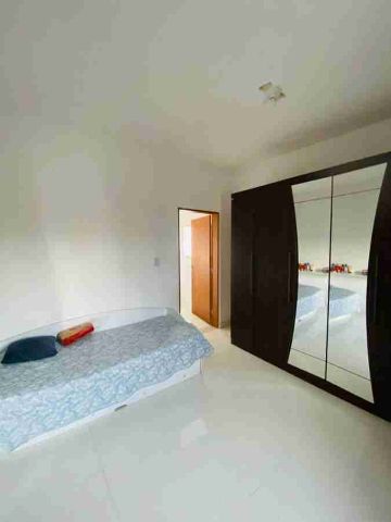 Sobrado com 250m² 3 quartos e 3 banheiros, à venda ou para alugar, no bairro Loteamento Residencial Carangola em Pindamonhangaba