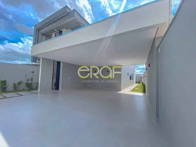 Sobrado com 300m² 4 quartos e 4 banheiros, à venda, no bairro Parque Laguna II em Formosa