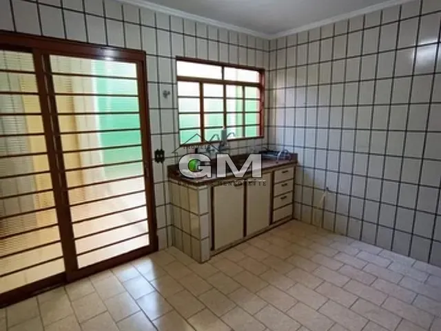 Sobrado com 100m² 2 quartos e 2 banheiros, à venda, no bairro Jardim José Sampaio Júnior em Ribeirão Preto