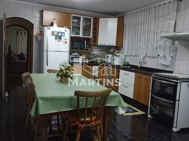 Sobrado 5 quartos e 4 banheiros, à venda, no bairro Jardim dos Moraes em Embu das Artes