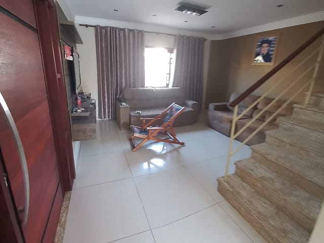 Sobrado 3 quartos e 2 banheiros, à venda, no bairro Santa Clara em Campinas