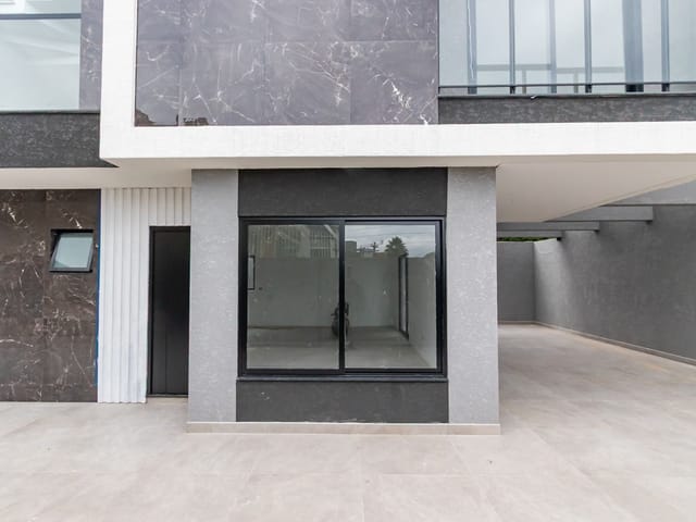 Sobrado com 103m² 3 quartos e 3 banheiros, à venda, no bairro Vista Alegre em Curitiba
