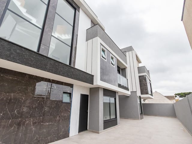 Sobrado com 103m² 3 quartos e 3 banheiros, à venda, no bairro Vista Alegre em Curitiba