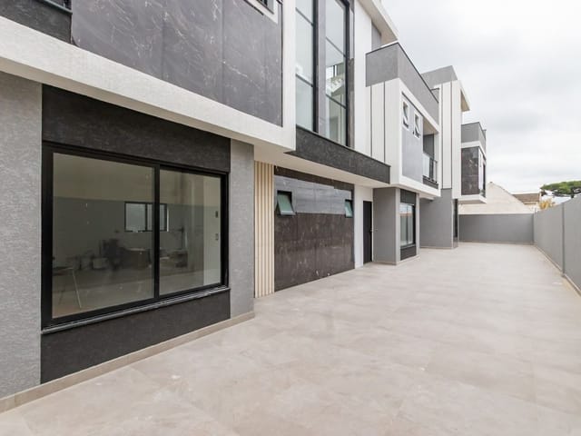 Sobrado com 103m² 3 quartos e 3 banheiros, à venda, no bairro Vista Alegre em Curitiba