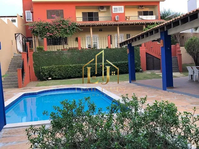 Sobrado com 1280m² 4 quartos e 4 banheiros, à venda, no bairro Santa Rosa em Cuiabá