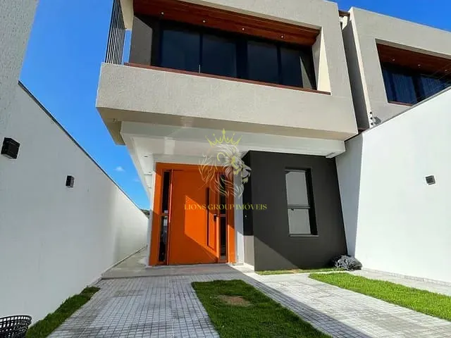 Sobrado 4 quartos e 4 banheiros, à venda, no bairro São Francisco de Assis em Camboriú
