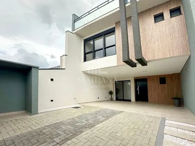 Sobrado 3 quartos e 4 banheiros, à venda, no bairro Afonso Pena em São José dos Pinhais
