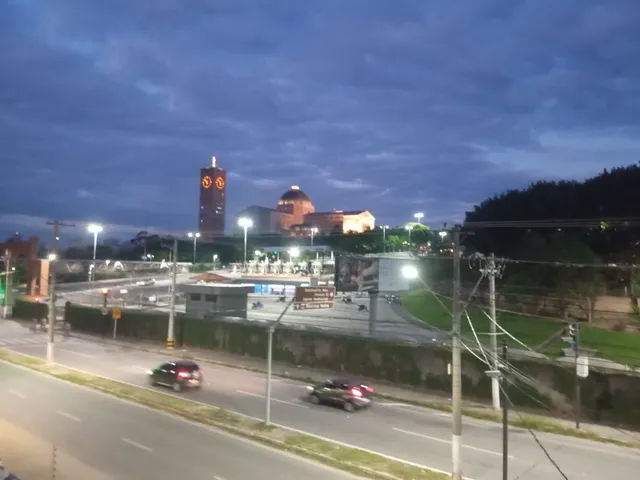 Sobrado com 102m² 6 quartos e 5 banheiros, à venda, no bairro São Sebastião em Aparecida