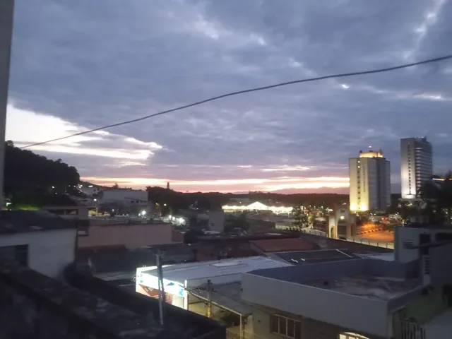 Sobrado com 102m² 6 quartos e 5 banheiros, à venda, no bairro São Sebastião em Aparecida
