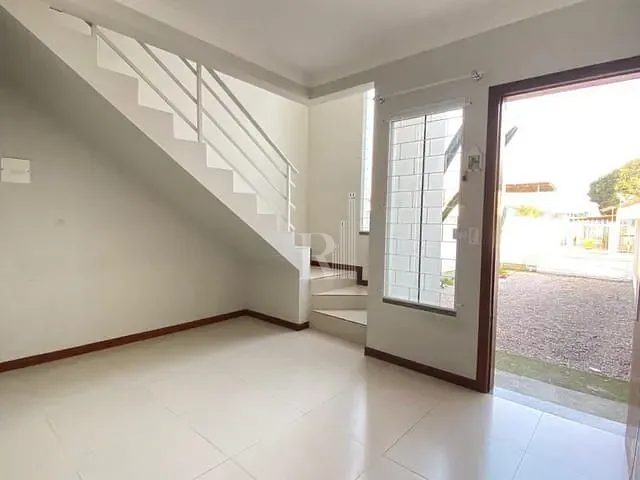 Sobrado com 140m² 3 quartos e 2 banheiros, à venda, no bairro Universitário em Tijucas