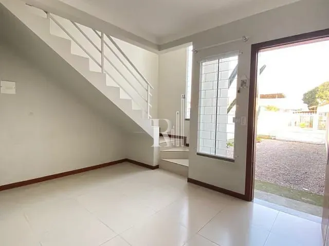Sobrado com 140m² 3 quartos e 2 banheiros, à venda, no bairro Universitário em Tijucas