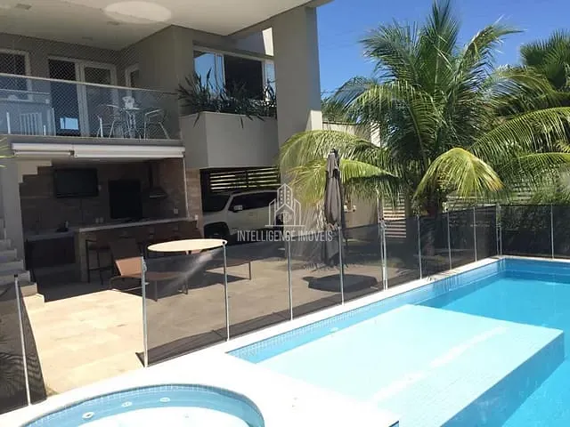 Casa com 601m² 4 quartos e 7 banheiros, à venda, no bairro Condomínio Florais Cuiabá Residencial em Cuiabá