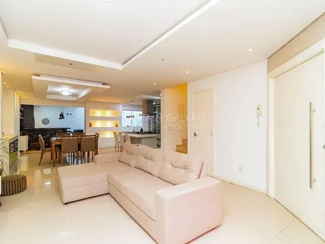 Sobrado com 212m² 3 quartos e 4 banheiros, à venda, no bairro Boqueirão em Curitiba