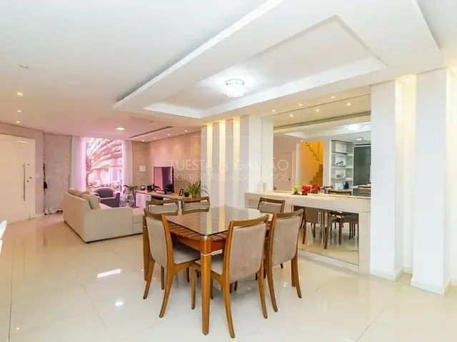 Sobrado com 212m² 3 quartos e 4 banheiros, à venda, no bairro Boqueirão em Curitiba