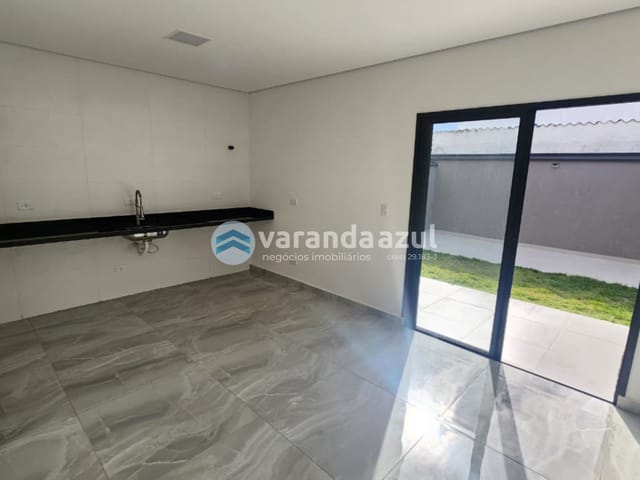 Sobrado 3 quartos e 3 banheiros, à venda, no bairro Vila Cecília em Mogi das Cruzes