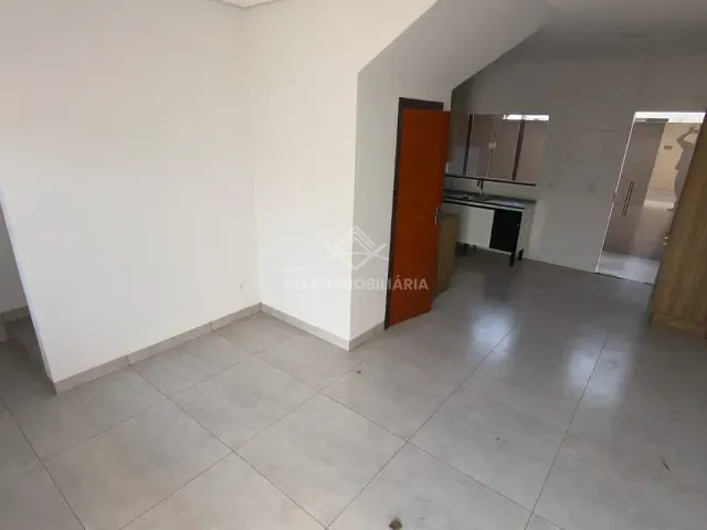 Sobrado 2 quartos e 2 banheiros, para alugar, no bairro Residencial Paris em Sinop