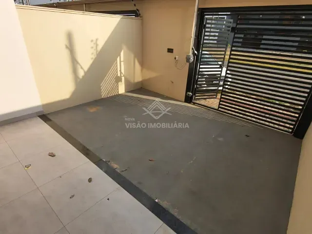 Sobrado 2 quartos e 2 banheiros, para alugar, no bairro Residencial Paris em Sinop