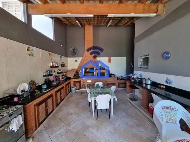 Sobrado com 250m² 3 quartos e 6 banheiros, à venda, no bairro Martim de Sá em Caraguatatuba