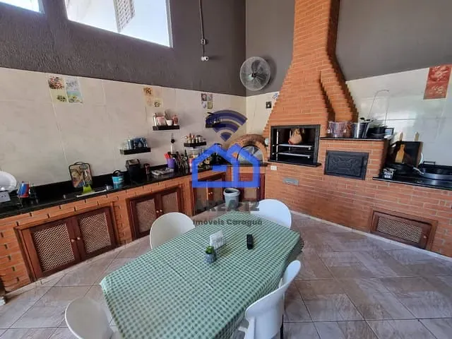 Sobrado com 250m² 3 quartos e 6 banheiros, à venda, no bairro Martim de Sá em Caraguatatuba