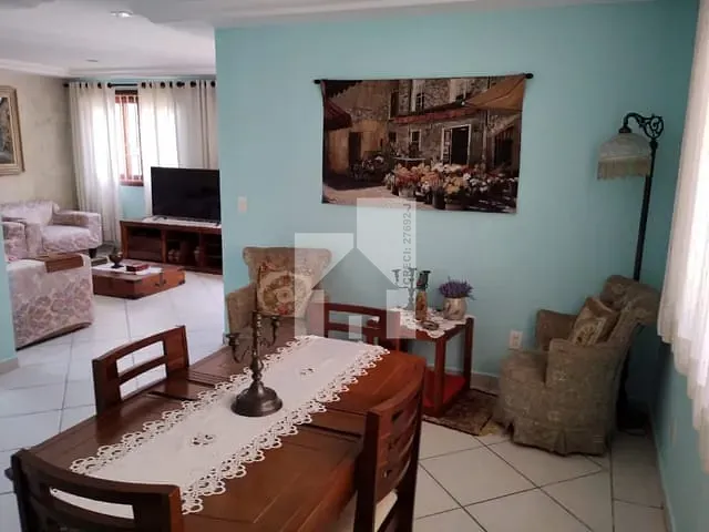 Sobrado com 300m² 3 quartos e 2 banheiros, à venda, no bairro Caxambu em Jundiaí
