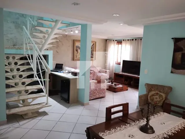 Sobrado com 300m² 3 quartos e 2 banheiros, à venda, no bairro Caxambu em Jundiaí