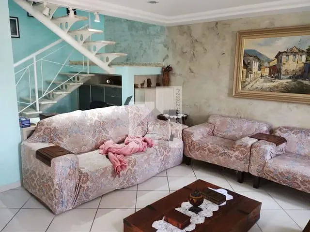 Sobrado com 300m² 3 quartos e 2 banheiros, à venda, no bairro Caxambu em Jundiaí