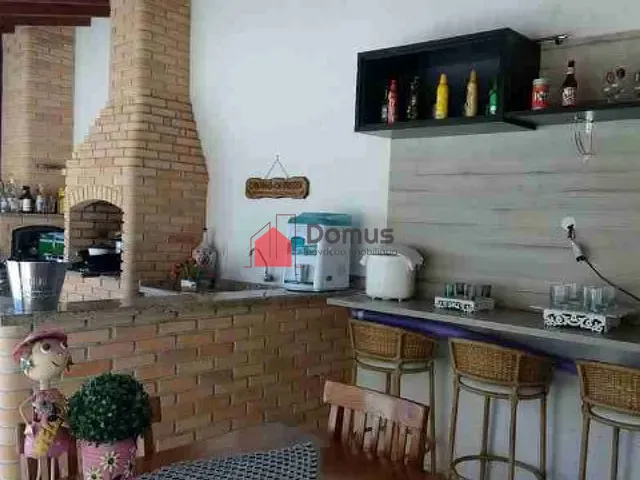 Sobrado com 198m² 3 quartos e 4 banheiros, à venda, no bairro Santana em Pindamonhangaba