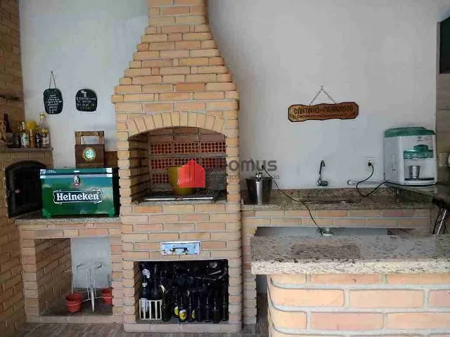 Sobrado com 198m² 3 quartos e 4 banheiros, à venda, no bairro Santana em Pindamonhangaba