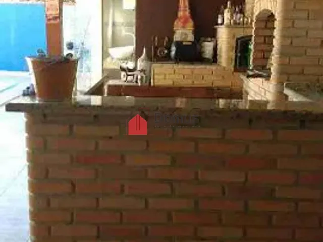 Sobrado com 198m² 3 quartos e 4 banheiros, à venda, no bairro Santana em Pindamonhangaba