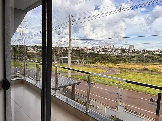 Sobrado com 250m² 4 quartos e 3 banheiros, à venda, no bairro FAG em Cascavel