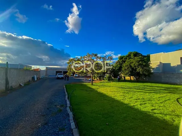 Sobrado com 1500m² 4 quartos e 5 banheiros, à venda, no bairro Setor de Chácaras Sul em Formosa