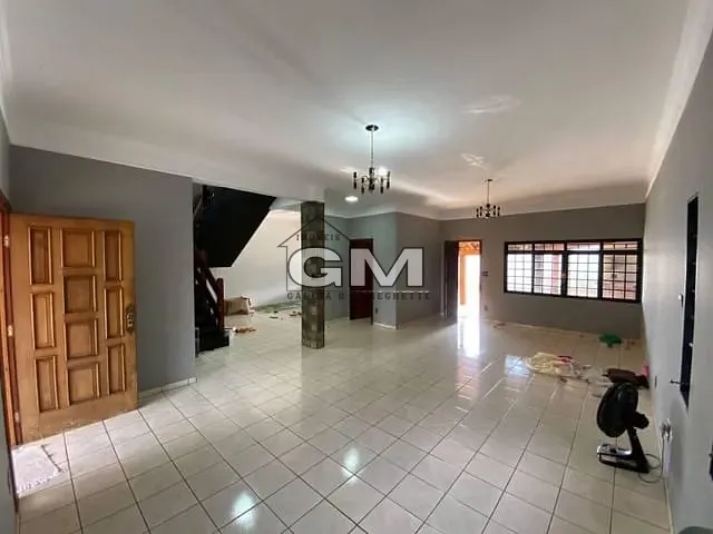Sobrado com 420m² 5 quartos e 3 banheiros, à venda, no bairro Parque Residencial Lagoinha em Ribeirão Preto