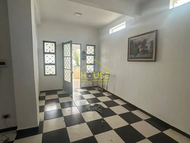 Sobrado 3 quartos e 4 banheiros, para alugar, no bairro Centro em Fernandópolis