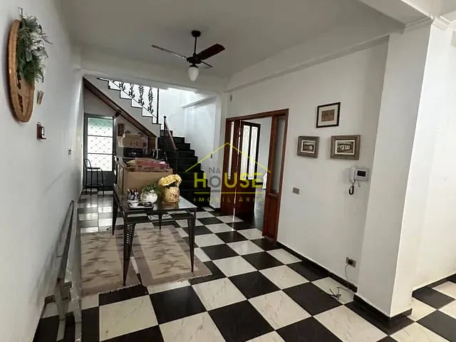 Sobrado 3 quartos e 4 banheiros, para alugar, no bairro Centro em Fernandópolis