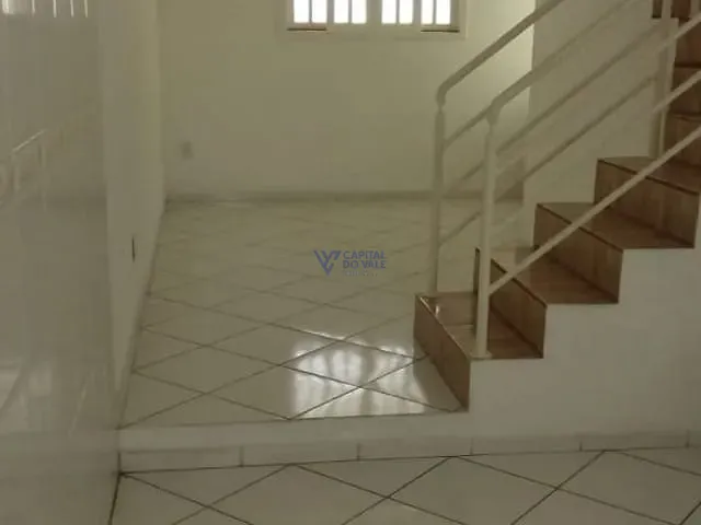Sobrado com 141m² 3 quartos e 2 banheiros, à venda, no bairro Jardim das Indústrias em São José dos Campos