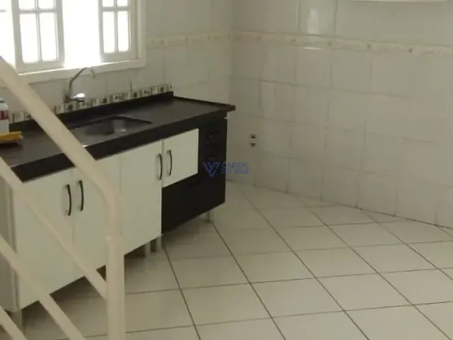 Sobrado com 141m² 3 quartos e 2 banheiros, à venda, no bairro Jardim das Indústrias em São José dos Campos