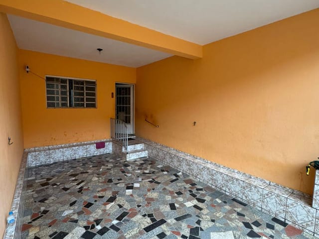 Sobrado com 72m² 3 quartos e 2 banheiros, à venda, no bairro SANTA RITA em Aparecida