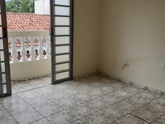 Sobrado com 72m² 3 quartos e 2 banheiros, à venda, no bairro SANTA RITA em Aparecida