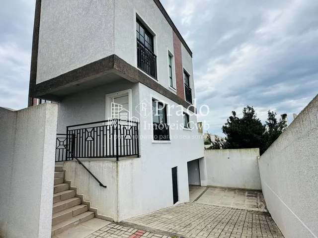 Sobrado 3 quartos e 3 banheiros, à venda, no bairro Capão Raso em Curitiba