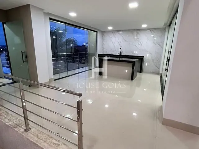 Sobrado com 250m² 3 quartos e 4 banheiros, à venda, no bairro Setor Gentil Meireles em Goiânia