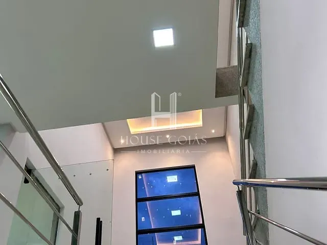 Sobrado com 250m² 3 quartos e 4 banheiros, à venda, no bairro Setor Gentil Meireles em Goiânia