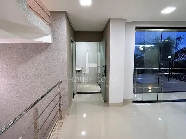 Sobrado com 250m² 3 quartos e 4 banheiros, à venda, no bairro Setor Gentil Meireles em Goiânia