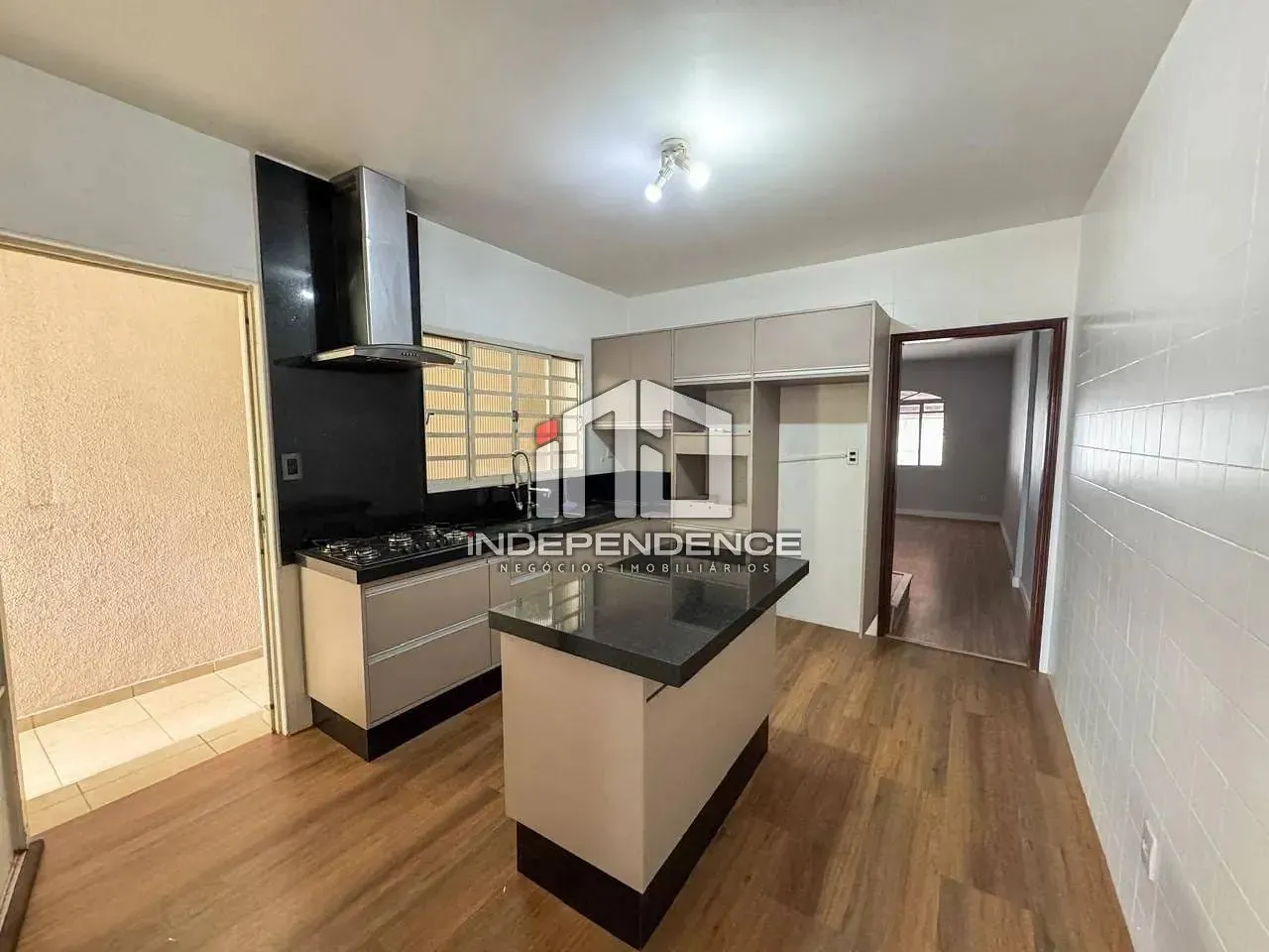 Sobrado, 3 quartos, 200 m² - Foto 1